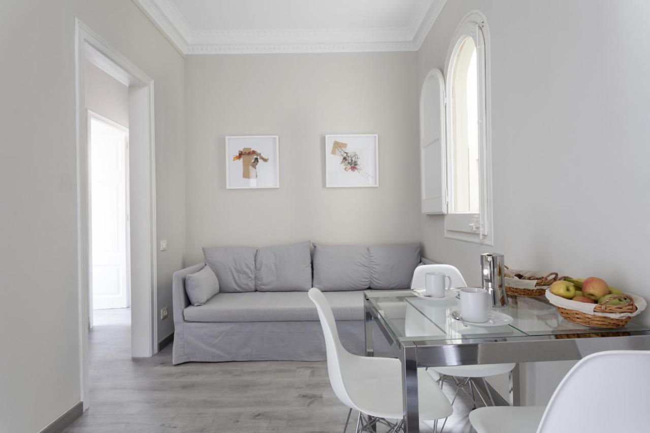 Priority Fira Apartments Barcelona Bagian luar foto