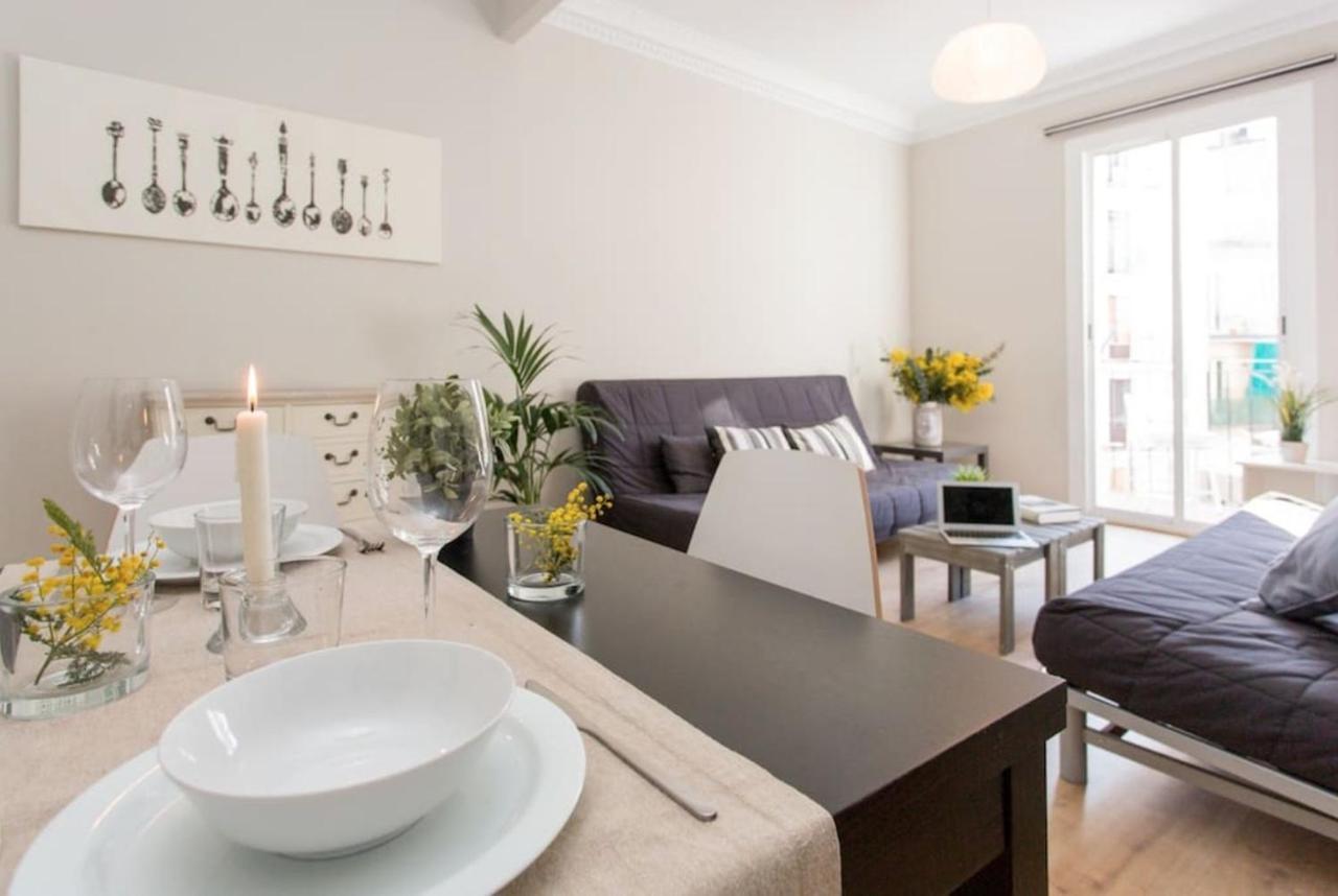 Priority Fira Apartments Barcelona Bagian luar foto