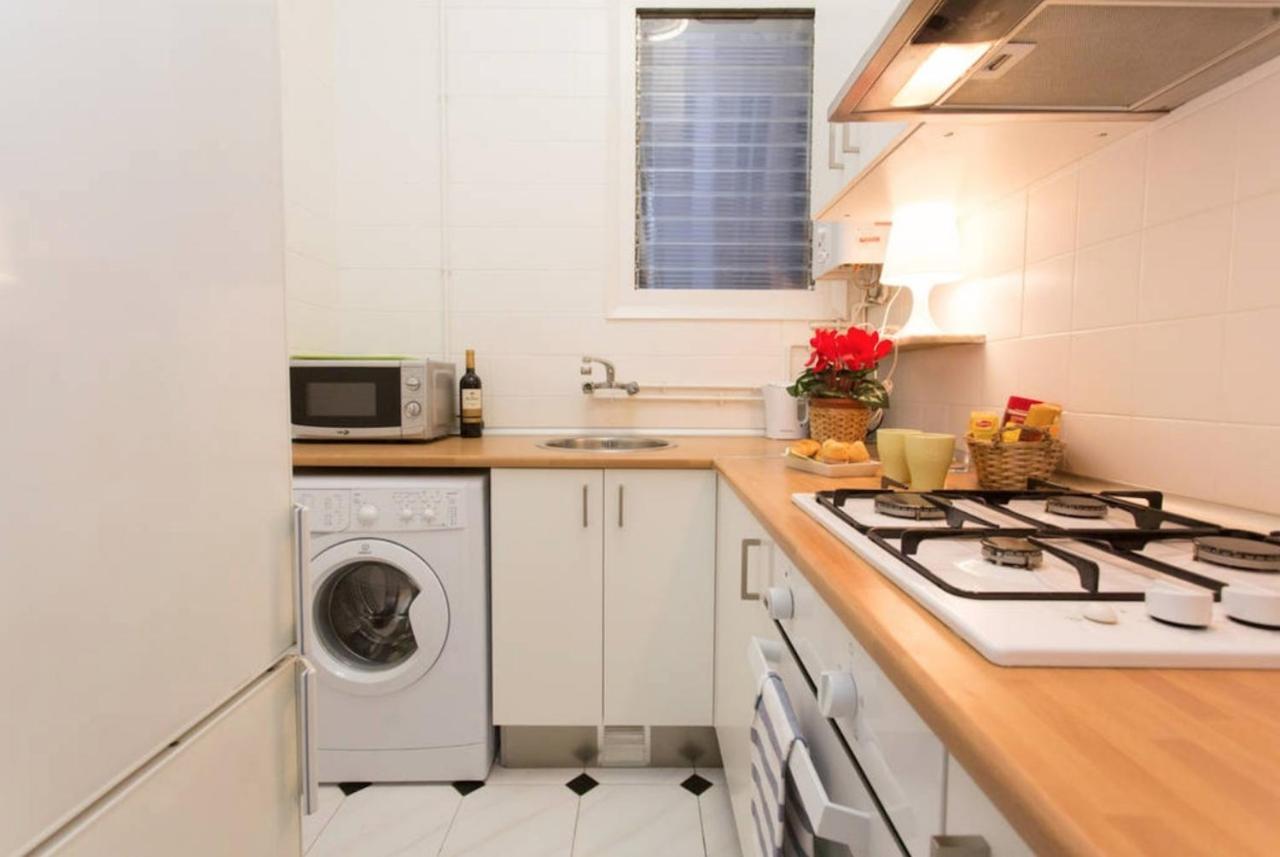 Priority Fira Apartments Barcelona Bagian luar foto